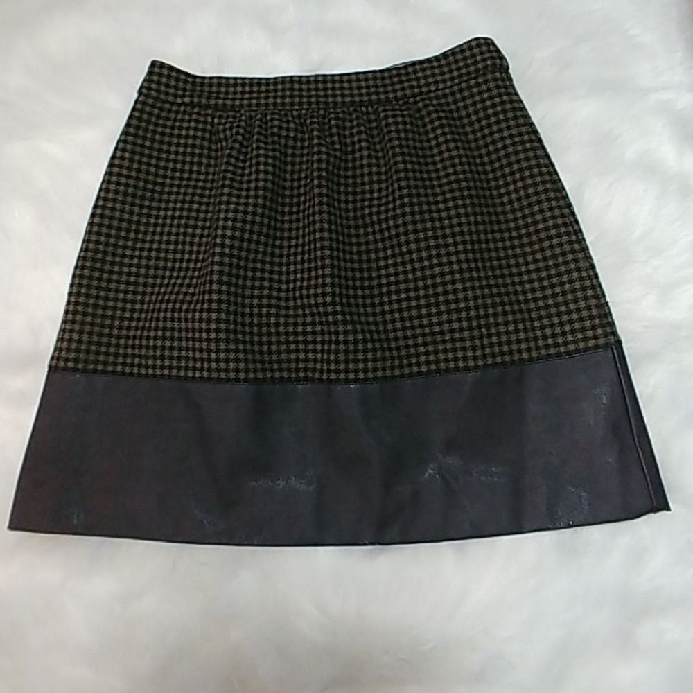 🌵J. Crew skirt perfect for fall or winter🌵